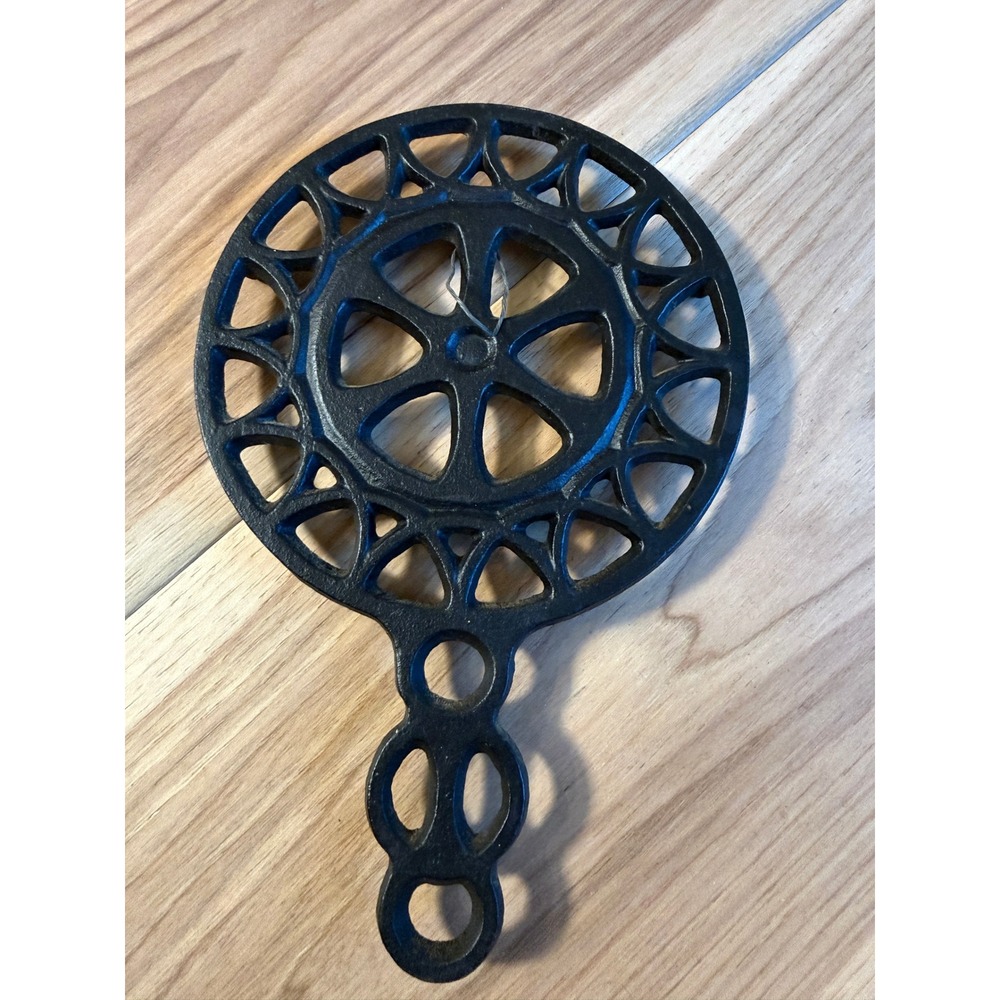 EMIG Trivet Cast Iron 8.5in Black Mold 159 Footed Lattice Vintage Cottagecore